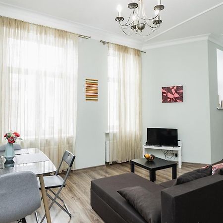 Art Deco One-Bedroom Suite In Library House With Free 5G Wifi Rīga Exterior foto