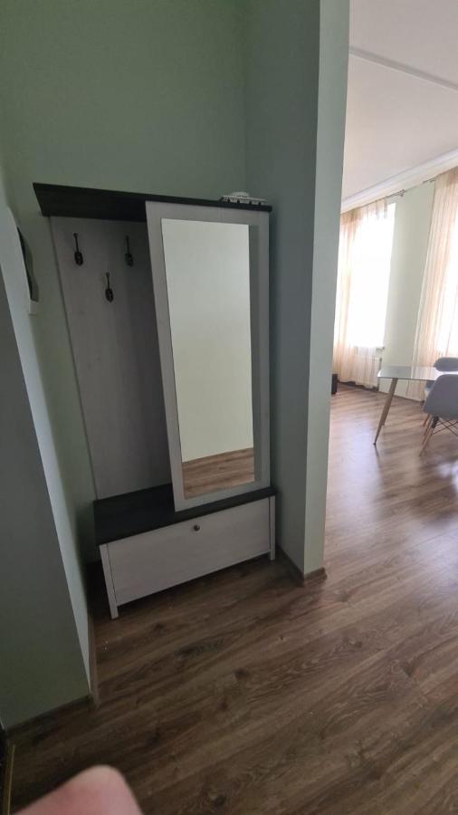 Art Deco One-Bedroom Suite In Library House With Free 5G Wifi Rīga Exterior foto