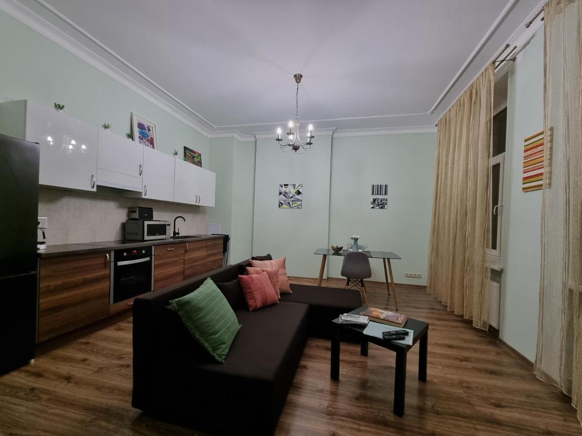 Art Deco One-Bedroom Suite In Library House With Free 5G Wifi Rīga Exterior foto