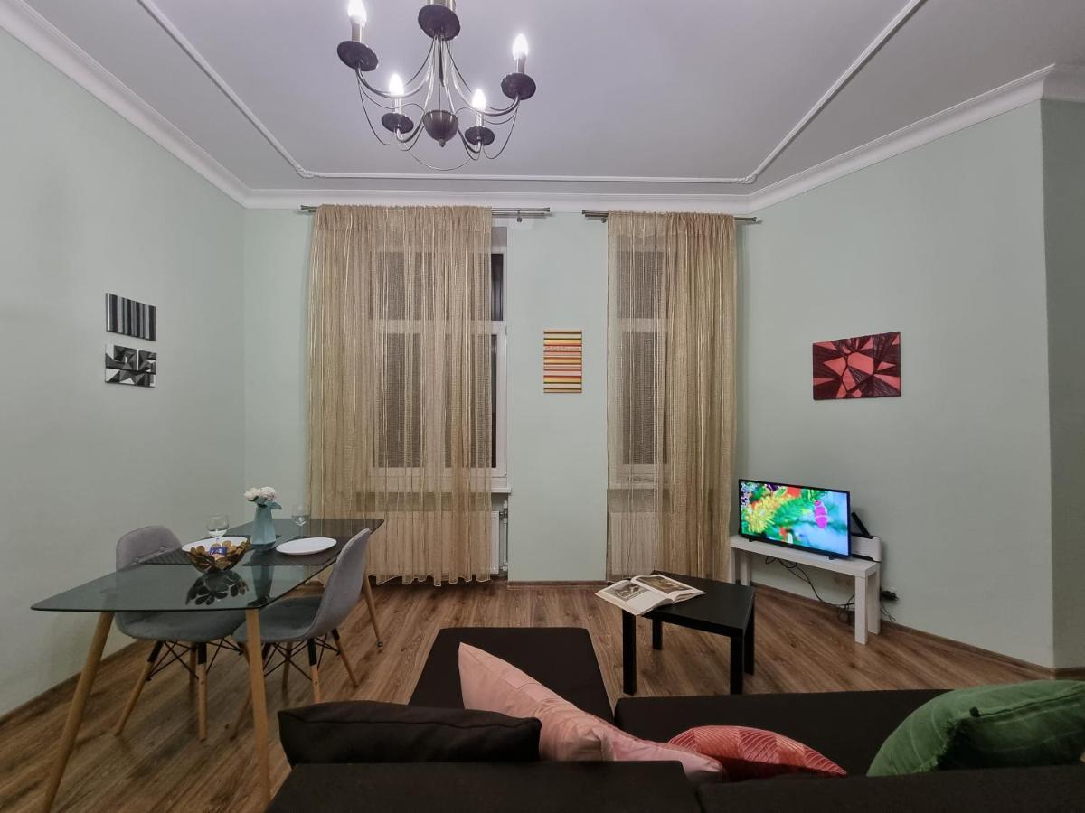 Art Deco One-Bedroom Suite In Library House With Free 5G Wifi Rīga Exterior foto