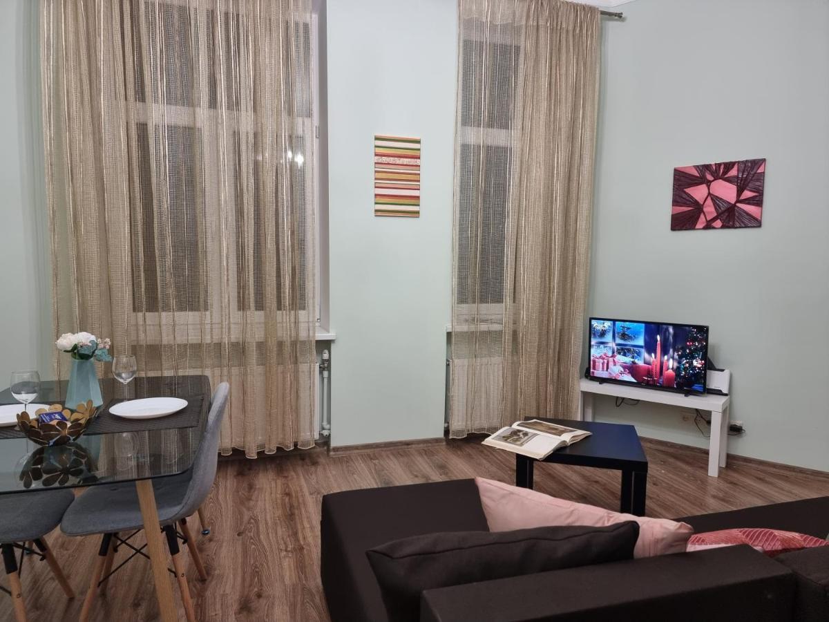 Art Deco One-Bedroom Suite In Library House With Free 5G Wifi Rīga Exterior foto