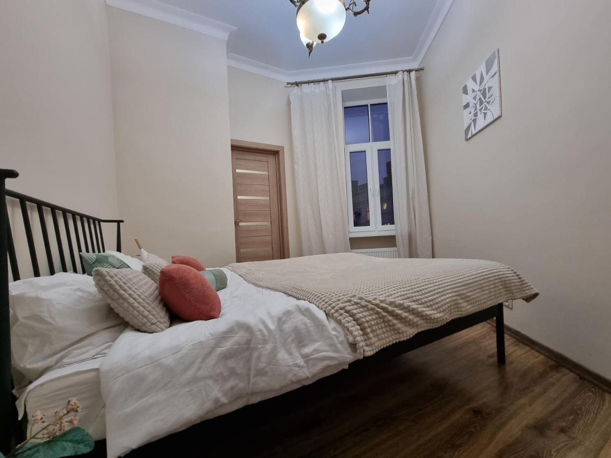 Art Deco One-Bedroom Suite In Library House With Free 5G Wifi Rīga Exterior foto