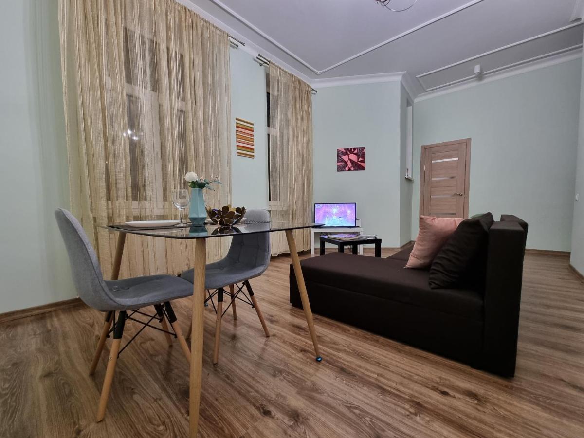 Art Deco One-Bedroom Suite In Library House With Free 5G Wifi Rīga Exterior foto